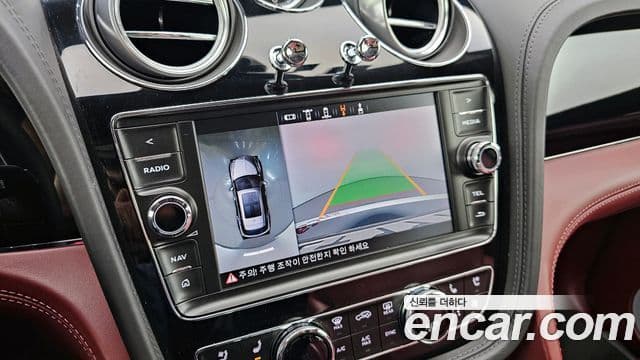 Bentley Bentayga 2020 — Фото 15/20