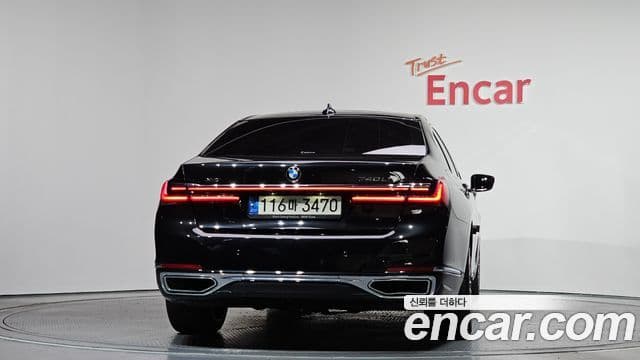 BMW 7 Series 2021 — ფოტო 4/20