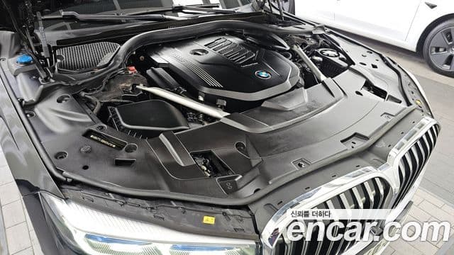 BMW 7 Series 2021 — ფოტო 6/20