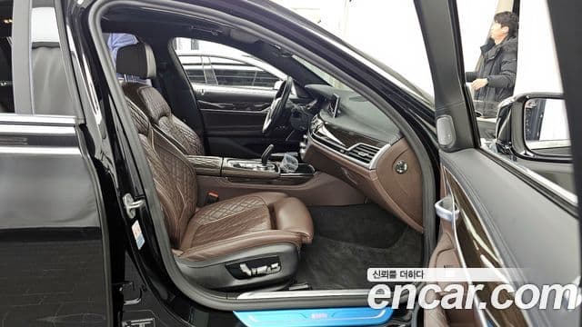 BMW 7 Series 2021 — ფოტო 11/20