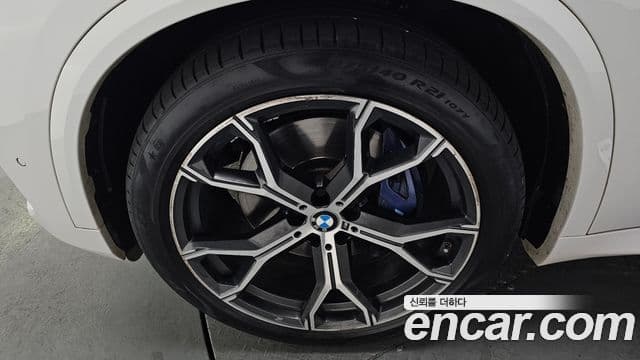 BMW X5 2022 — ფოტო 5/20