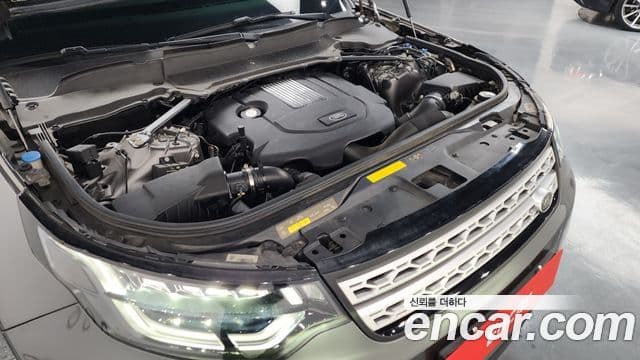 Land Rover Discovery 5 2019 — Şəkil 6/20