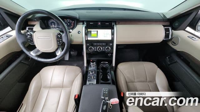 Land Rover Discovery 5 2019 — Şəkil 7/20