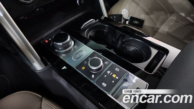 Land Rover Discovery 5 2019 — Şəkil 9/20