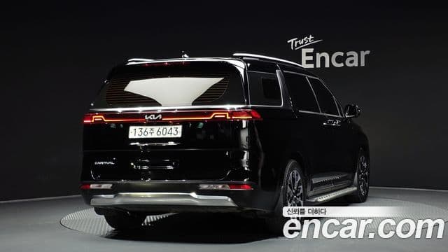 Kia Carnival 2022 — ფოტო 2/20