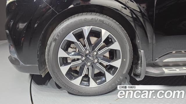 Kia Carnival 2022 — ფოტო 5/20