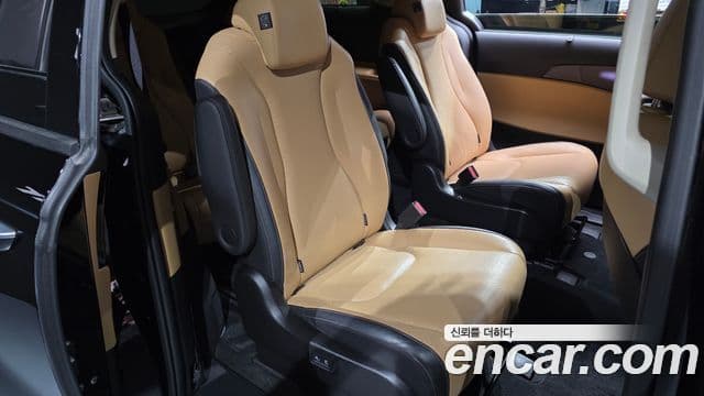 Kia Carnival 2022 — ფოტო 11/20