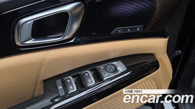 Kia Carnival 2022 — ფოტო 18/20