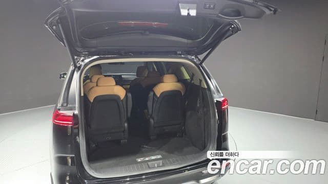Kia Carnival 2022 — ფოტო 20/20
