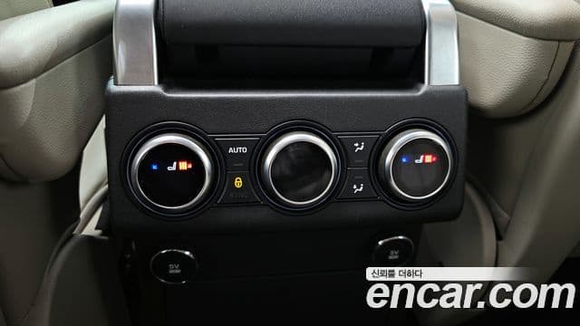 Land Rover Discovery 5 2019 — ფოტო 17/20