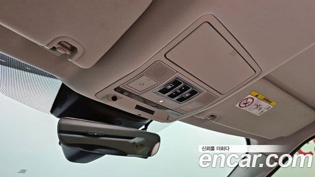Land Rover Discovery 5 2019 — ფოტო 18/20