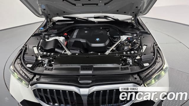 BMW 5 Series 2024 — ფოტო 6/20