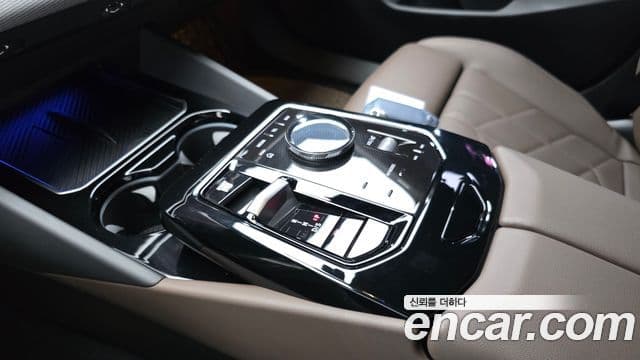 BMW 5 Series 2024 — ფოტო 8/20