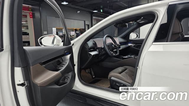 BMW 5 Series 2024 — ფოტო 9/20