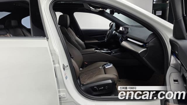 BMW 5 Series 2024 — ფოტო 11/20