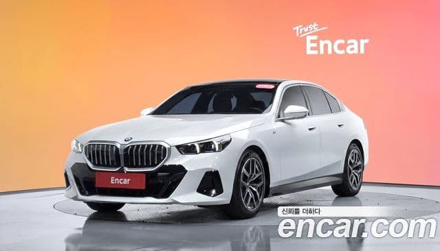 BMW 5 Series 2024 — ფოტო 1/20