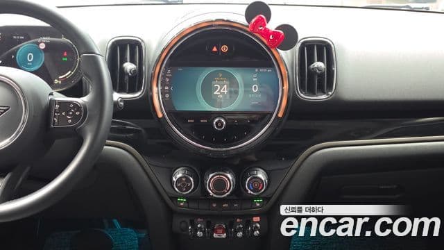Mini Cooper Countryman 2021 — Фото 19/20