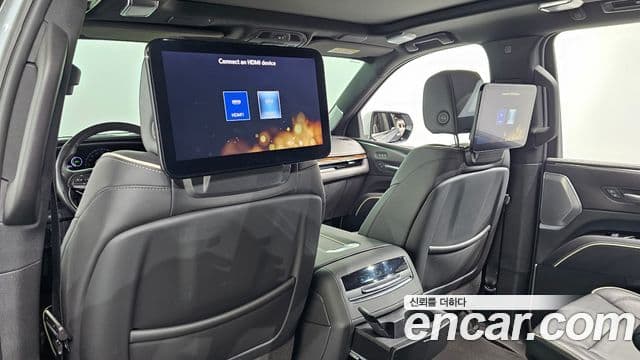 Cadillac Escalade 2022 — ფოტო 17/20