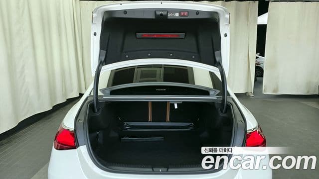 Mercedes-Benz E-Class 2025 — Şəkil 20/20