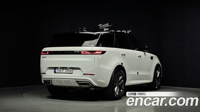 Land Rover Range Rover Sport 2024 — Фото 2/20