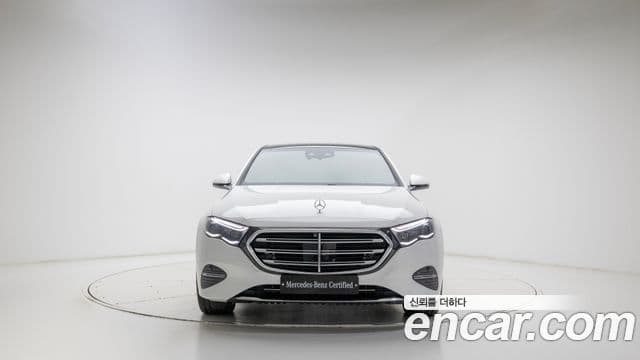 Mercedes-Benz E-Class 2024 — ფოტო 2/20