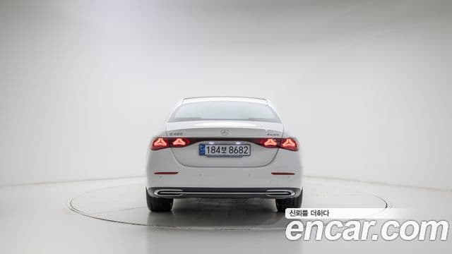 Mercedes-Benz E-Class 2024 — ფოტო 3/20
