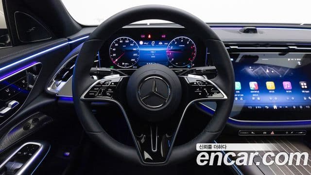 Mercedes-Benz E-Class 2024 — ფოტო 14/20