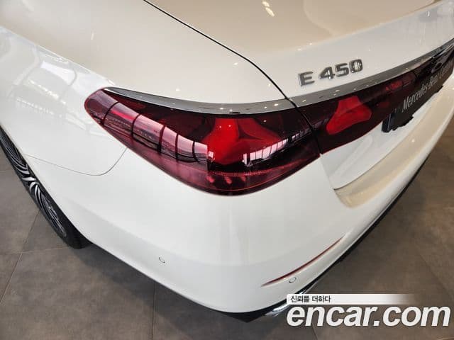 Mercedes-Benz E-Class 2025 — ფოტო 13/20