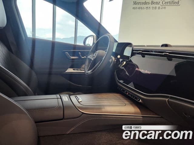 Mercedes-Benz E-Class 2025 — ფოტო 18/20