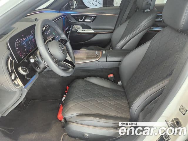 Mercedes-Benz E-Class 2025 — ფოტო 19/20