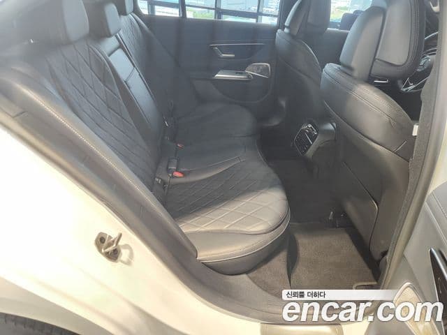 Mercedes-Benz E-Class 2025 — ფოტო 20/20