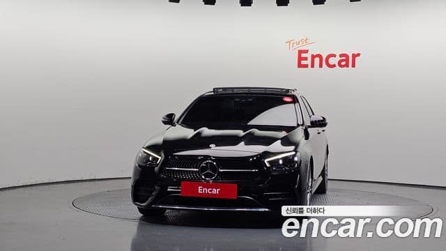 Mercedes-Benz E-Class 2022 — ფოტო 2/20