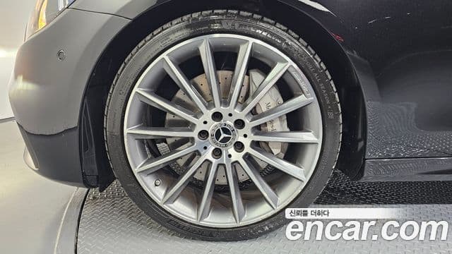 Mercedes-Benz E-Class 2022 — ფოტო 4/20