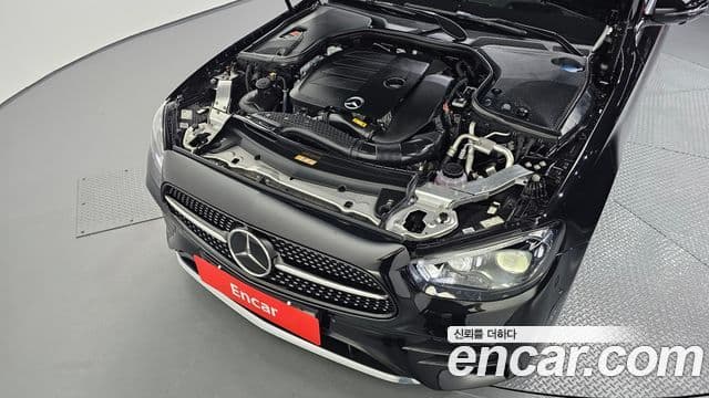 Mercedes-Benz E-Class 2022 — ფოტო 5/20