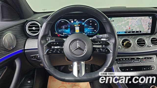 Mercedes-Benz E-Class 2022 — ფოტო 14/20