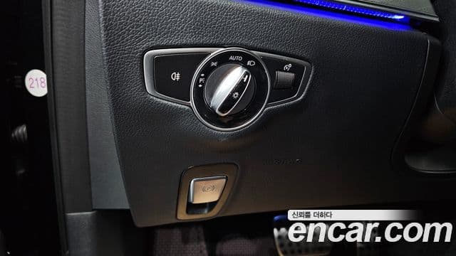 Mercedes-Benz E-Class 2022 — ფოტო 20/20