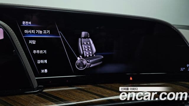 Cadillac Escalade 2023 — Фото 17/20