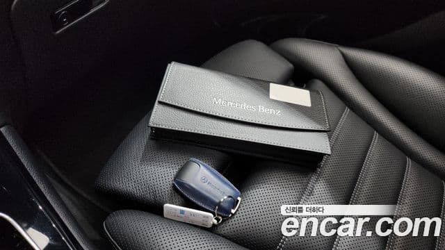 Mercedes-Benz GLC-Class 2021 — ფოტო 15/20