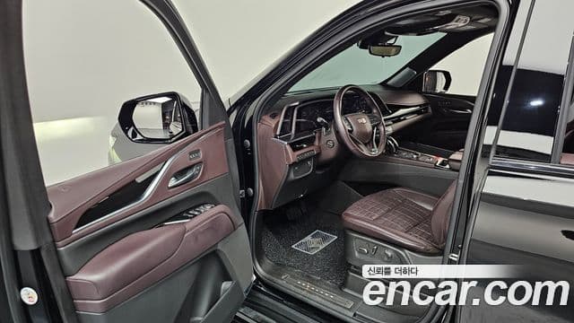 Cadillac Escalade 2023 — Фото 10/20
