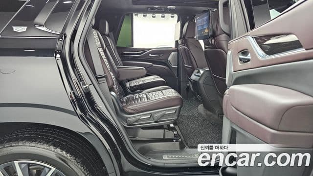 Cadillac Escalade 2023 — Фото 11/20