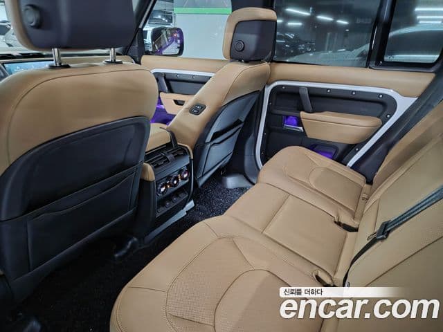 Land Rover Defender 2025 — Фото 10/20