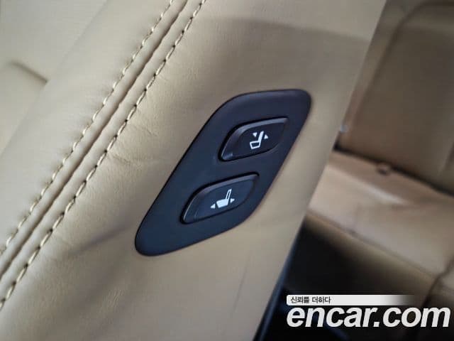 Land Rover Defender 2025 — Фото 14/20