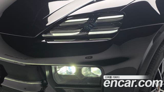 Porsche Macan EV 2025 — Şəkil 18/40