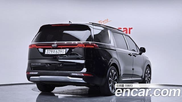 Kia Carnival 2021 — ფოტო 2/20