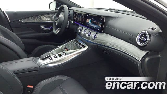 Mercedes-Benz AMG GT 2025 — Фото 12/17