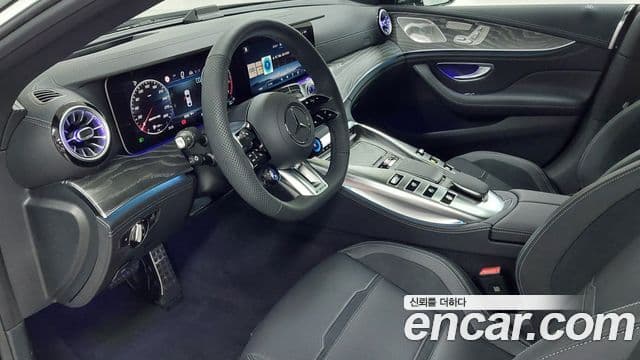 Mercedes-Benz AMG GT 2025 — Фото 13/17