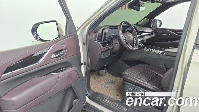 Cadillac Escalade 2023 — Фото 10/20
