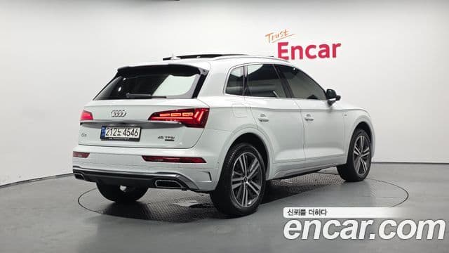 Audi Q5 2023 — ფოტო 2/20