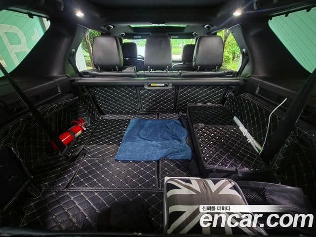 Land Rover Discovery 5 2020 — Фото 5/11