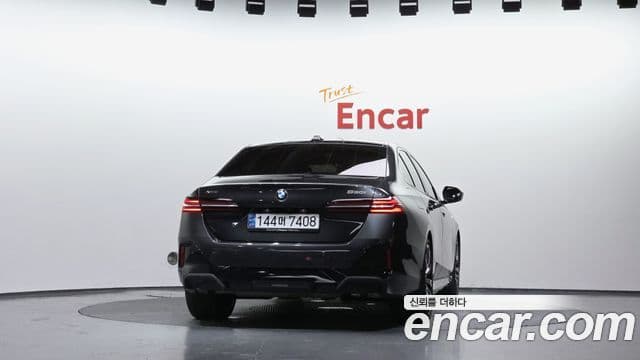 BMW 5 Series 2024 — ფოტო 4/20